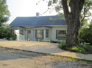 110 N 3rd St, Clarksville, MO 63336