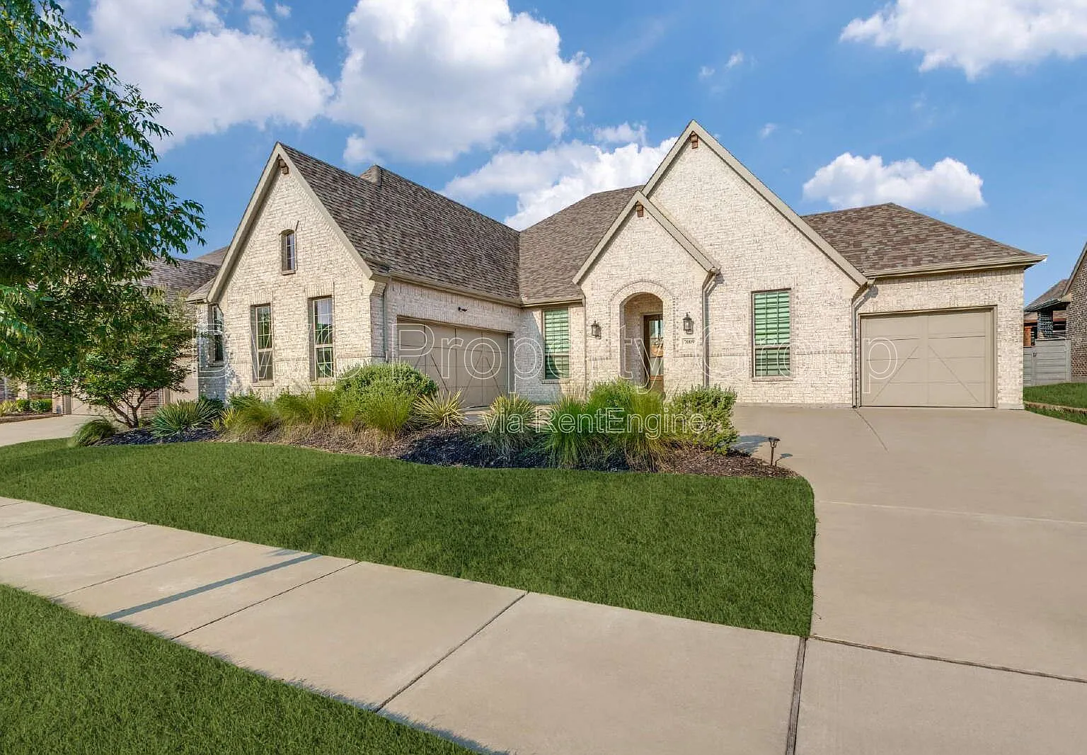 3 bed, 3.0 bath, 2680 sqft, $3,100 — Photo 1