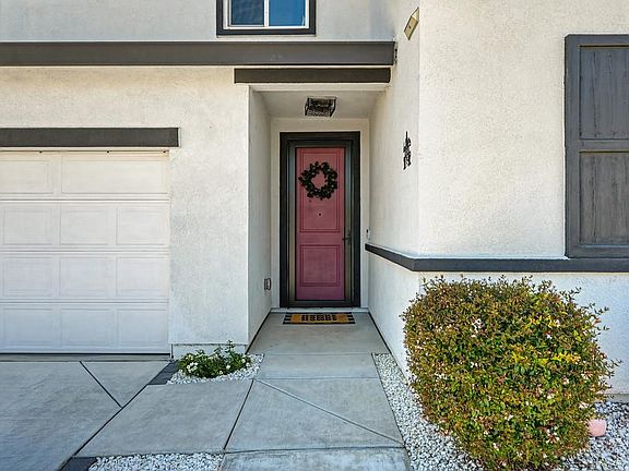 2nd image of 770 Silver Creek Cir
