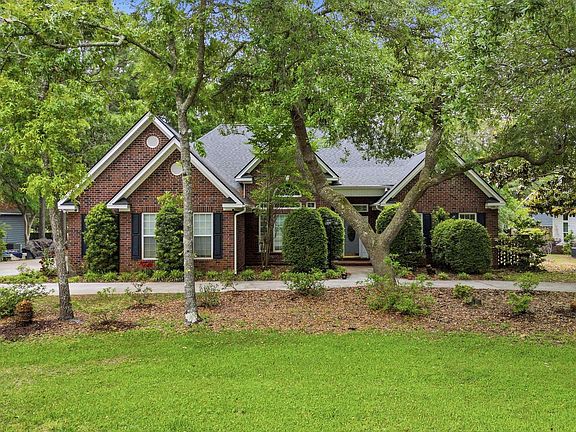 2nd image of 275 Oleander Dr.