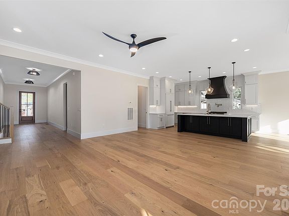 5th image of 5012 Baylor Dr