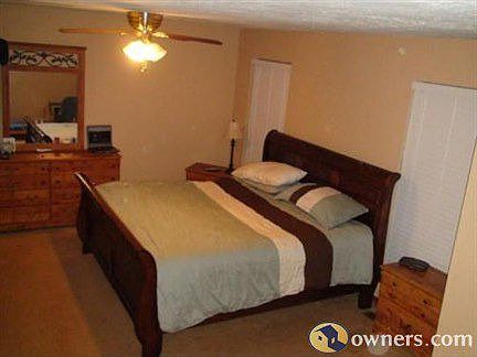 UPSTAIRS MASTER BEDROOM