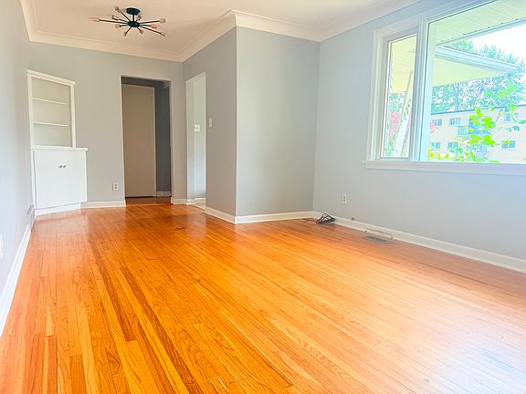 2nd image of 78 Massey Cres