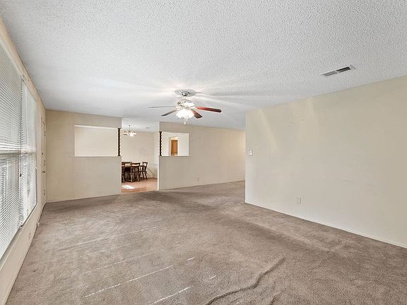 4th image of 1904 W Pinecrest Dr