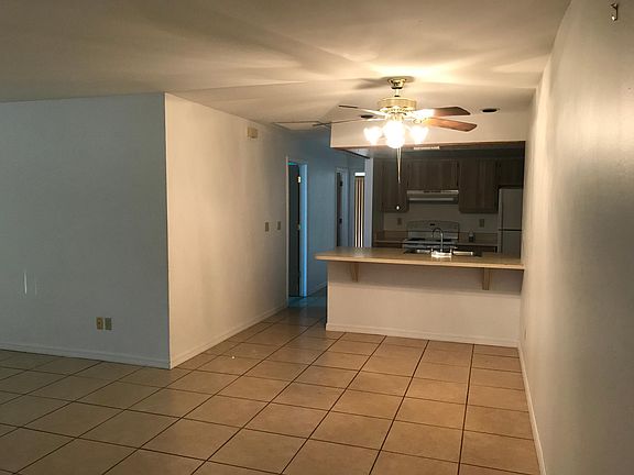 Living room/dining room combination