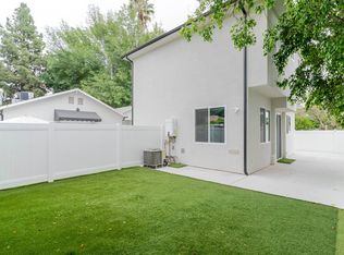 9035 Rathburn Ave #1/2, Northridge, CA 91325