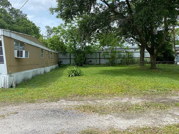 Elbow room.. neighbors are not on top of you!