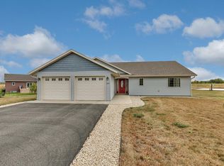 1207 Spunk Creek Ct, Avon, MN 56310