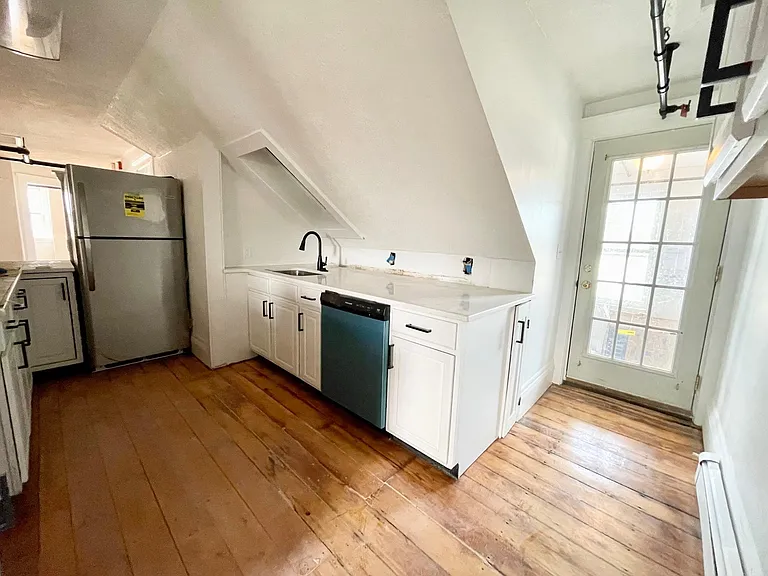 72 Nahant St #3 — Photo 4