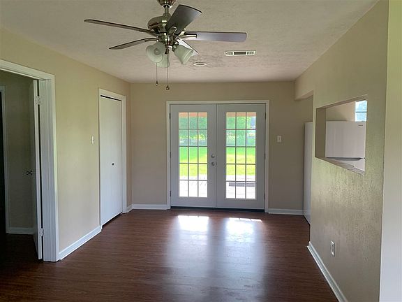 3rd image of 730 Lee Dr