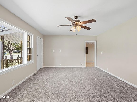 4th image of 2802 E Markwardt St