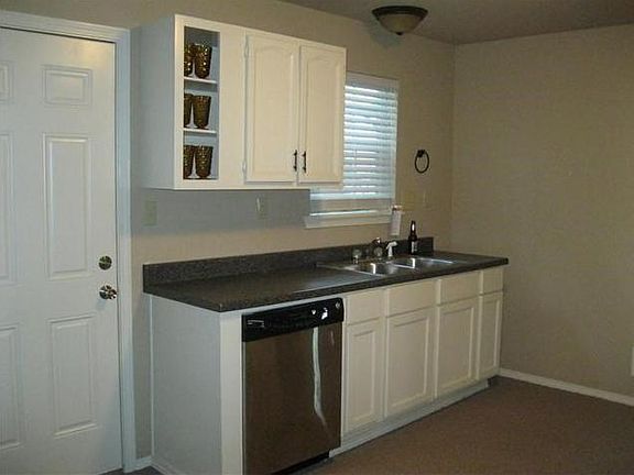 3rd image of 312 N McKinley Ave