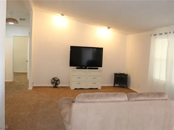 5801 S Deanna St, Pahrump, NV 89048