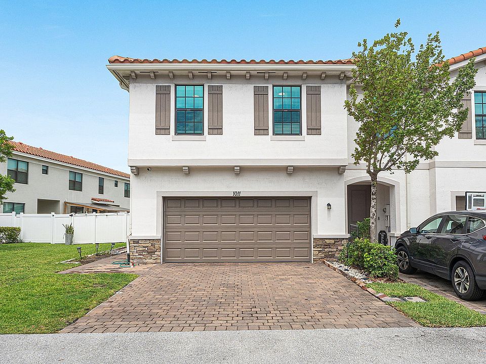1st image of 1011 WILLOW Place