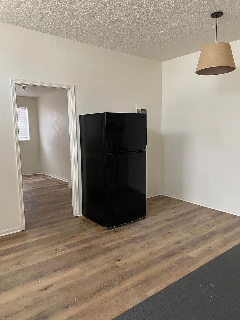 1324 Buchanan Triplex — Photo 2