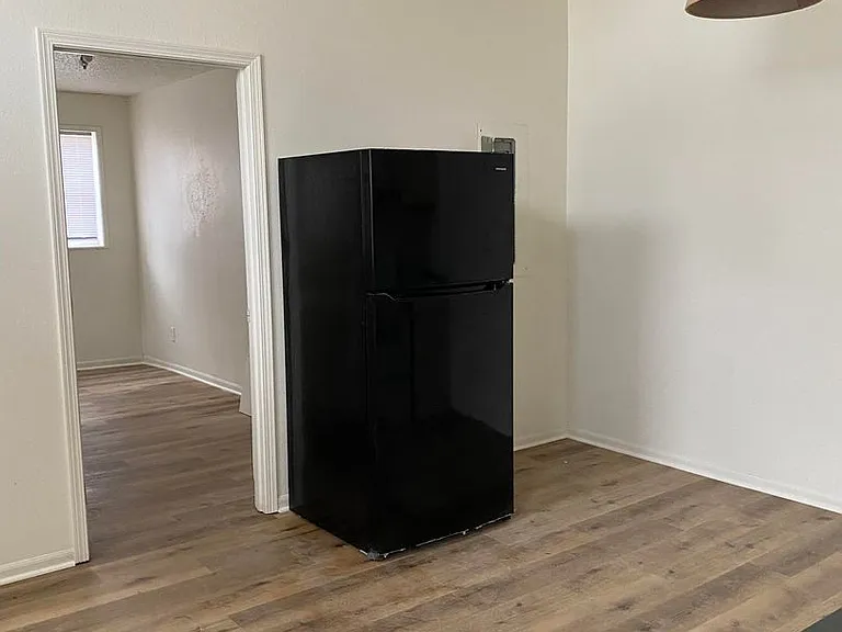 1324 Buchanan Triplex — Photo 2