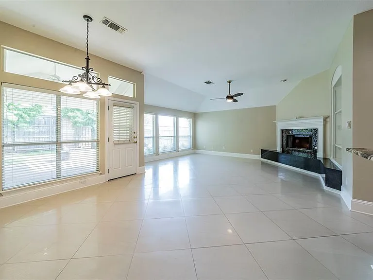 2231 Templeton Dr — Photo 4