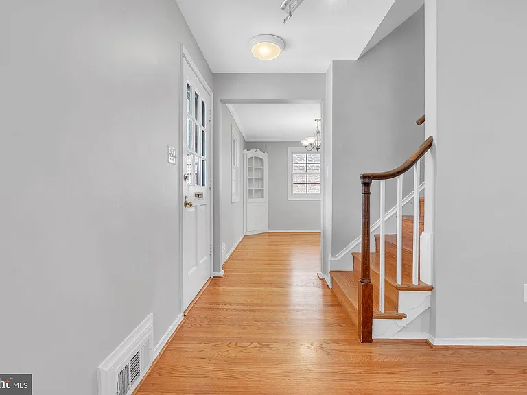 4306 Alton Pl NW — Photo 11