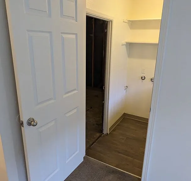 Royal Crest Townhomes — Photo 107