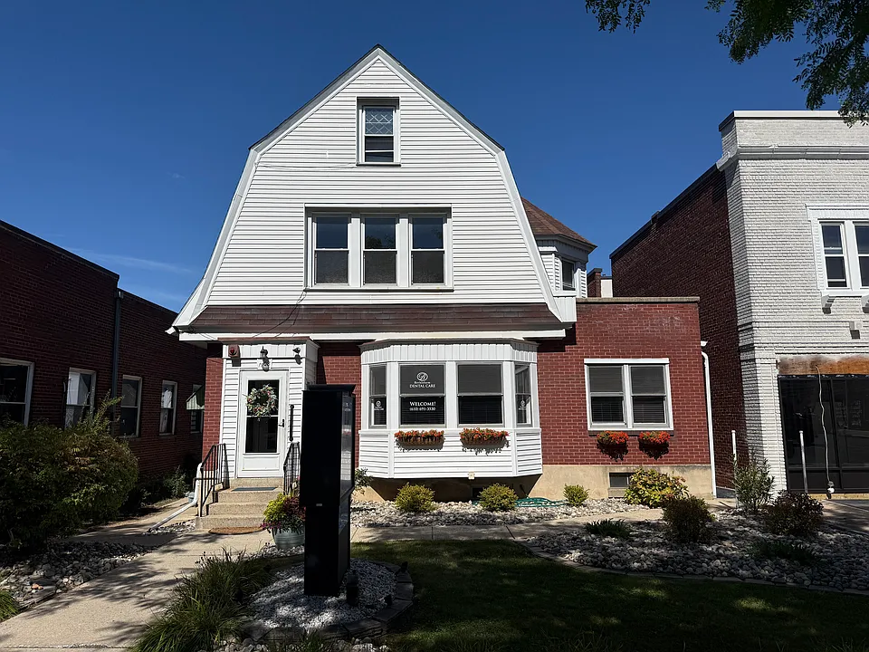 1108 W Broad St