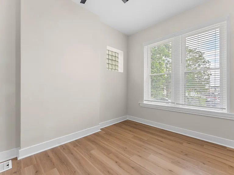 2219 Benton Ter #A — Photo 8