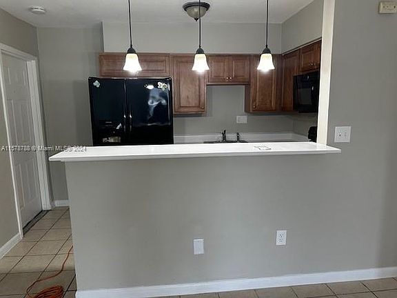 3rd image of 16851 NE 21st Ave APT 21