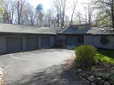 2nd image of 7183 Lakeridge Pl