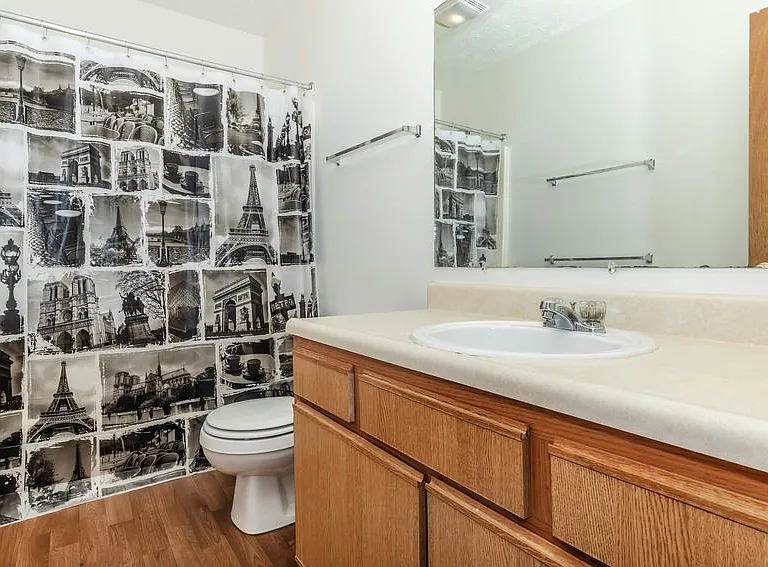 Hoosier Court Apartments — Photo 31