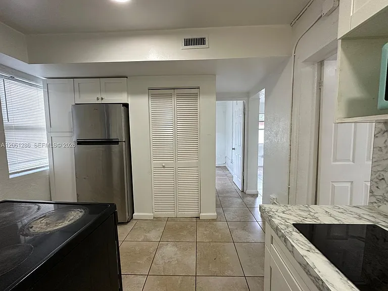 728 SW 6th St #2 — Photo 13