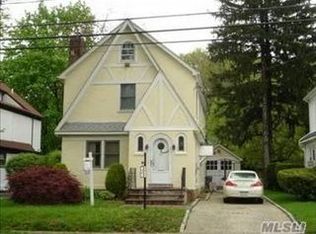20 Jayson Ave, Great Neck, NY 11021