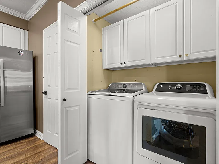 106 Oxford Dr #8 — Photo 9