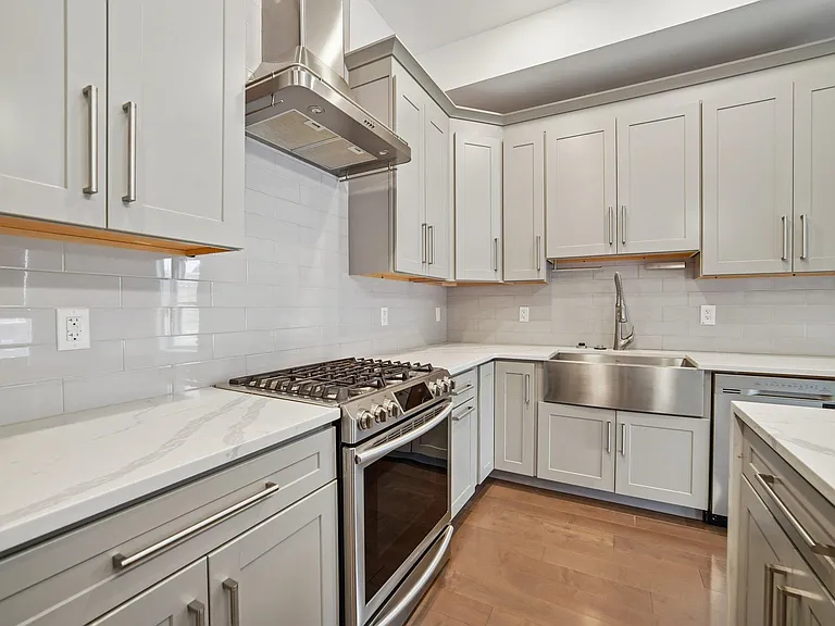 46 Carlton Ave #B — Photo 6