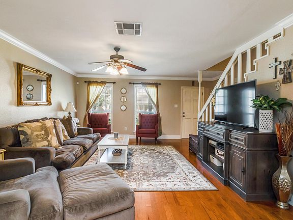5th image of 304 Breton Dr