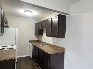 3720 Martin Luther King Jr Pkwy #5, Des Moines, IA 50310