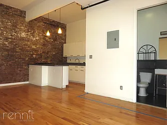 Rented by Rennit Inc.