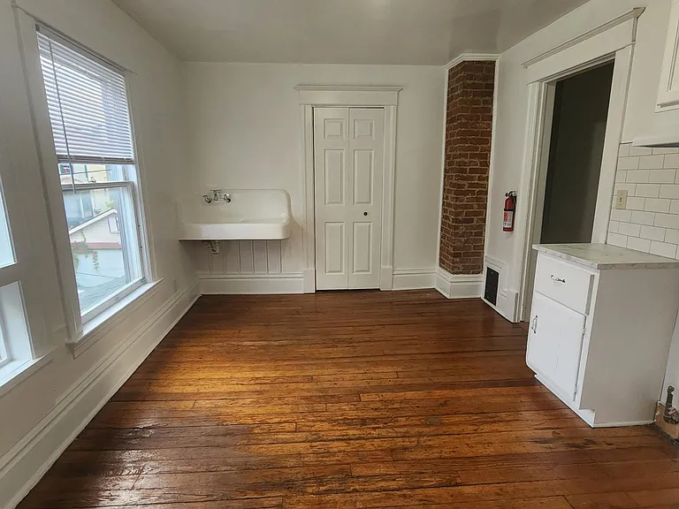 206 Elm Pl #2 — Photo 5