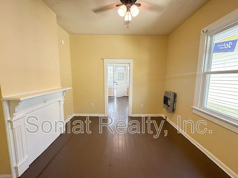 2931 Joliet St — Photo 3