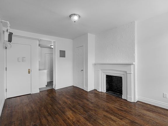 5th image of 20 Cornelia St APT 12