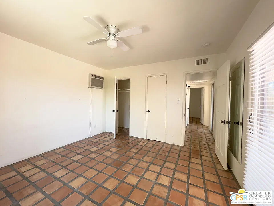 2 bed, 1.0 bath, 910 sqft, $2,300 — Photo 4