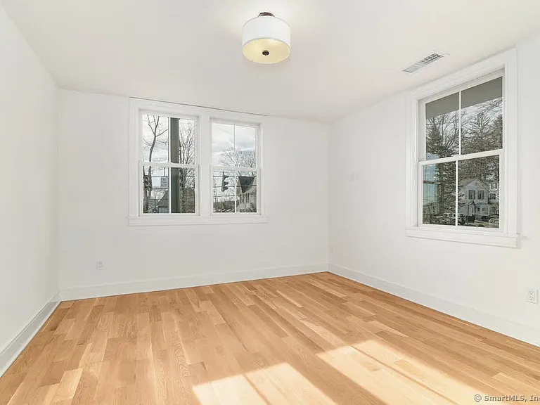 54 Main St — Photo 21
