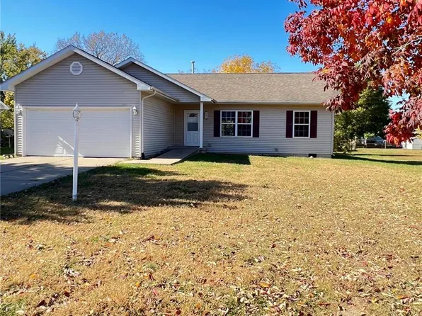 503 N Coneflower Dr, Athens, IL 62613