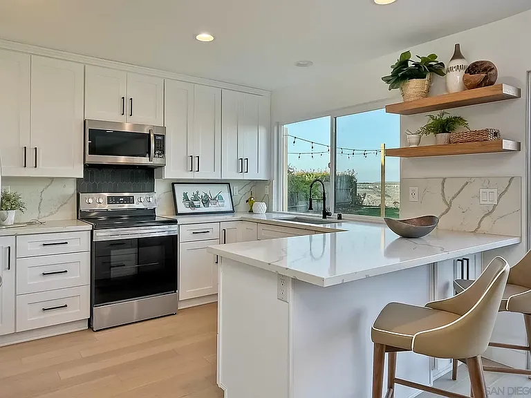 2722 La Golondrina St — Photo 6