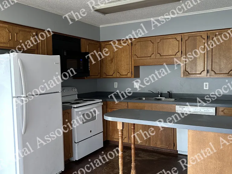 207 S Maple St — Photo 10
