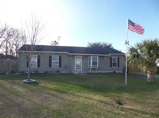 38 Riegel Dr, Hubert, NC 28539