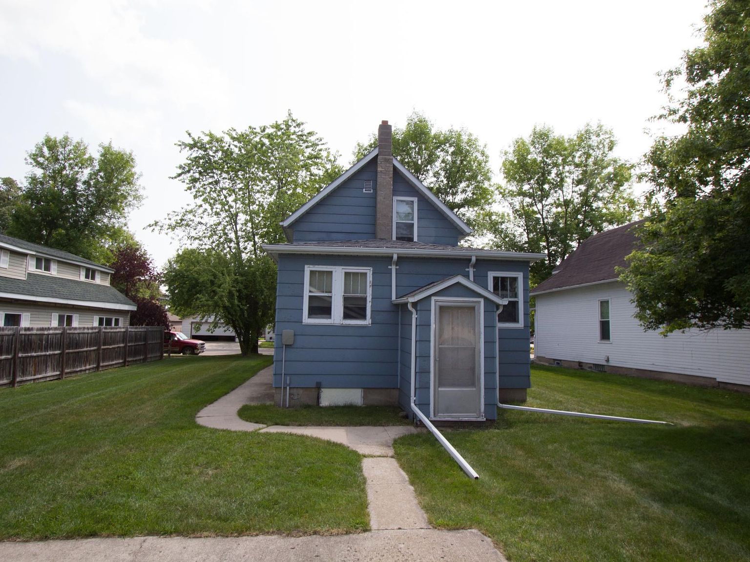 319 Knight Ave S, Thief River Falls, MN 56701 Zillow