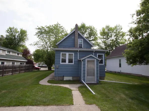 319 Knight Ave S, Thief River Falls, MN 56701