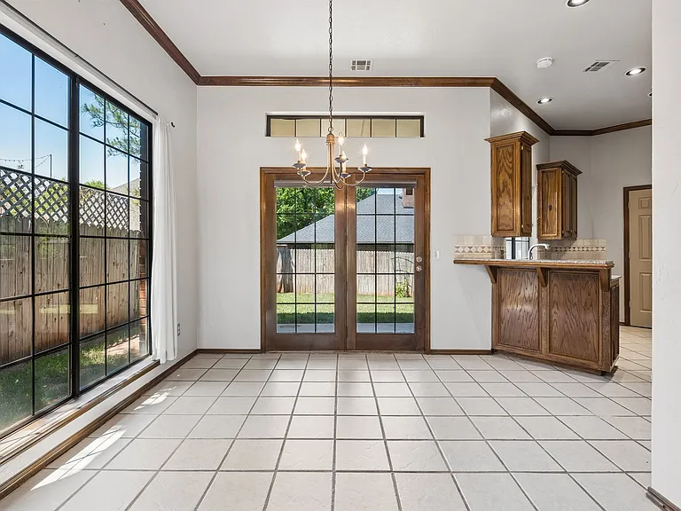 1809 Courtney Ln — Photo 10