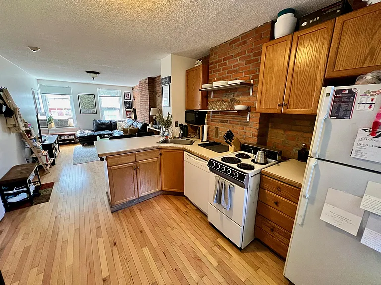 16 Grove St #22 — Photo 3