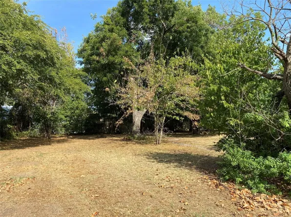 818 & 822 N Morris St, Gainesville, TX 76240