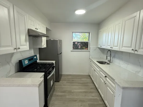 3644 Francis Lewis Blvd #2, Flushing, NY 11358